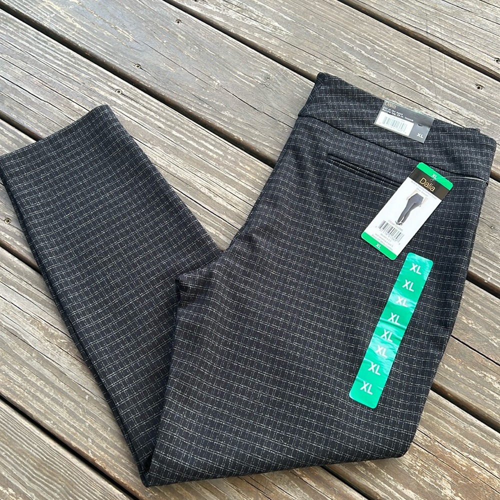 Dalia Built-in Tummy Control Panel Pull-on Pants NWT